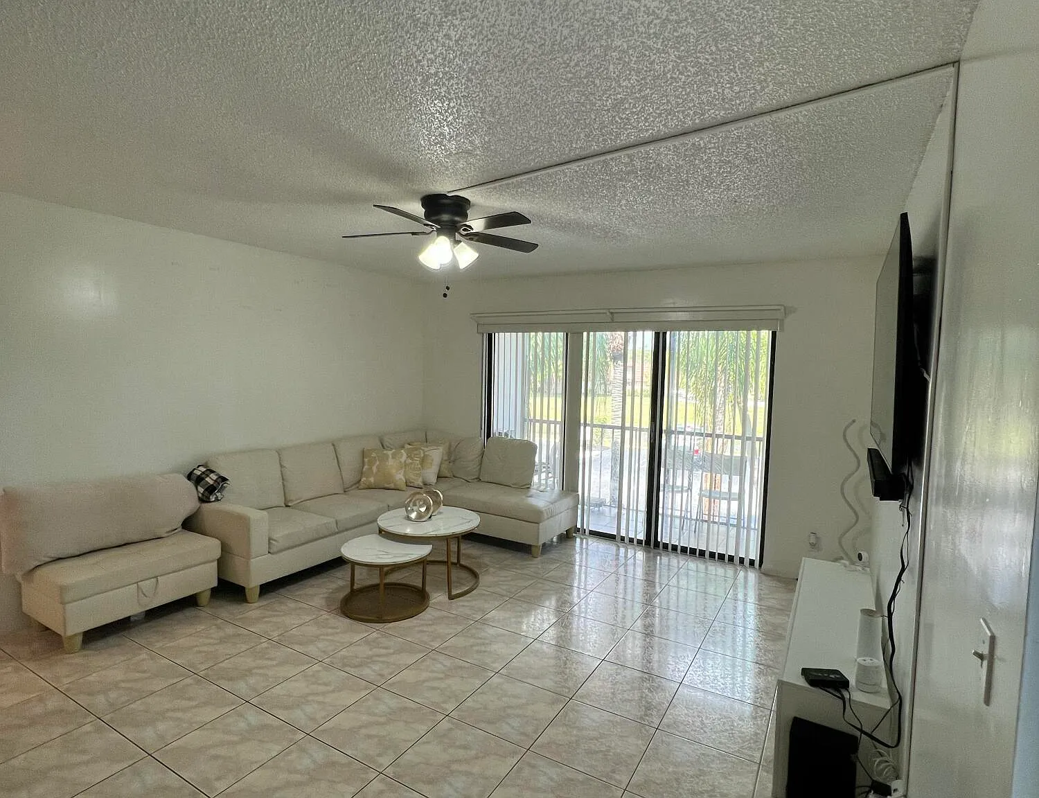2 bed, 2.0 bath, 1064 sqft, $2,000 — Photo 3