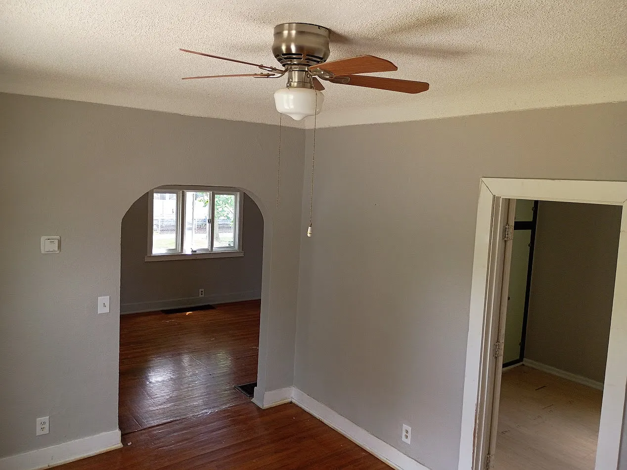 2 bed, 828 sqft, $900 — Photo 2