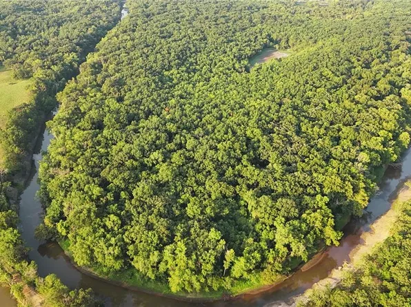 E Elias Rd, Nevada, MO 64772