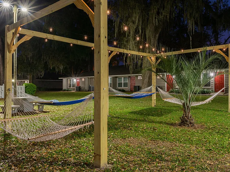 The Hammocks on 20th — Photo 33