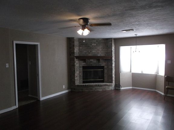 5th image of 1833 W Decker Ave