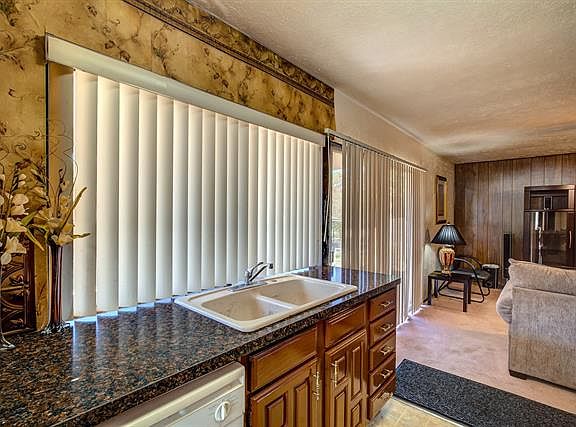 5th image of 3305 Meadow Oaks Dr
