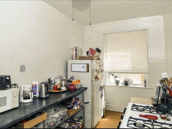3rd image of 1931 W Potomac Ave #1A