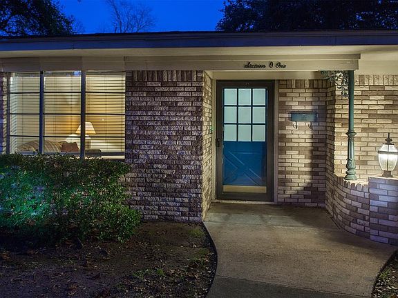 3rd image of 1601 E Beverly Dr