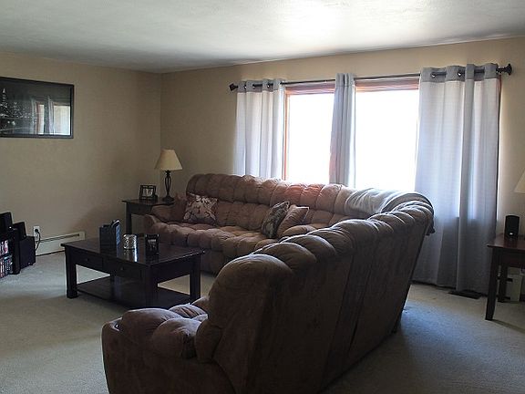 3rd image of 1007 Emerson Dr