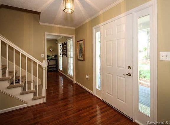 3rd image of 4833 Meadowridge Dr