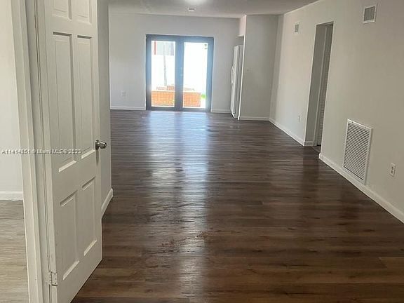 4th image of 213 NW 35th Ave #2