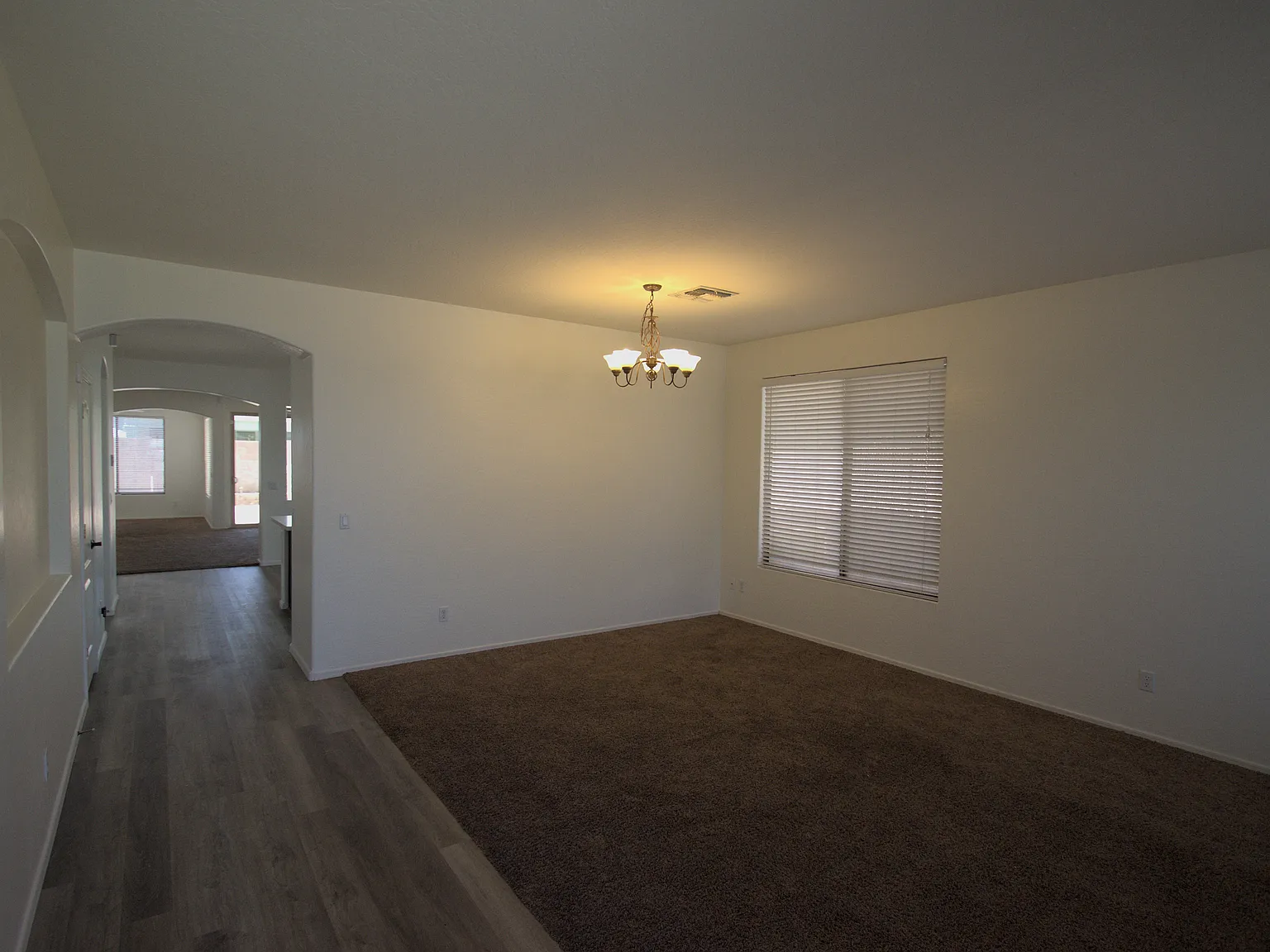 3 bed, 2155 sqft, $2,200 — Photo 2