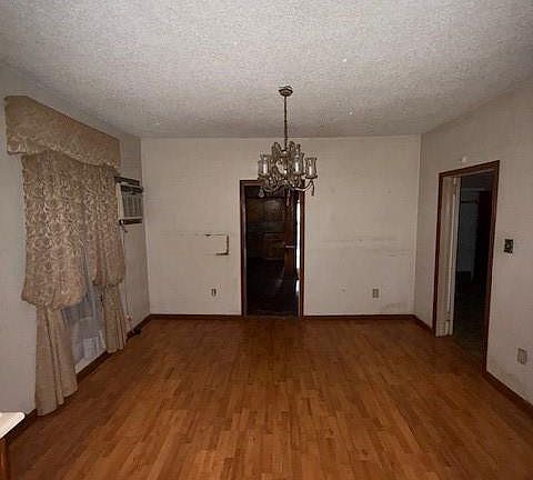 5th image of 4744 Fairfields Ave