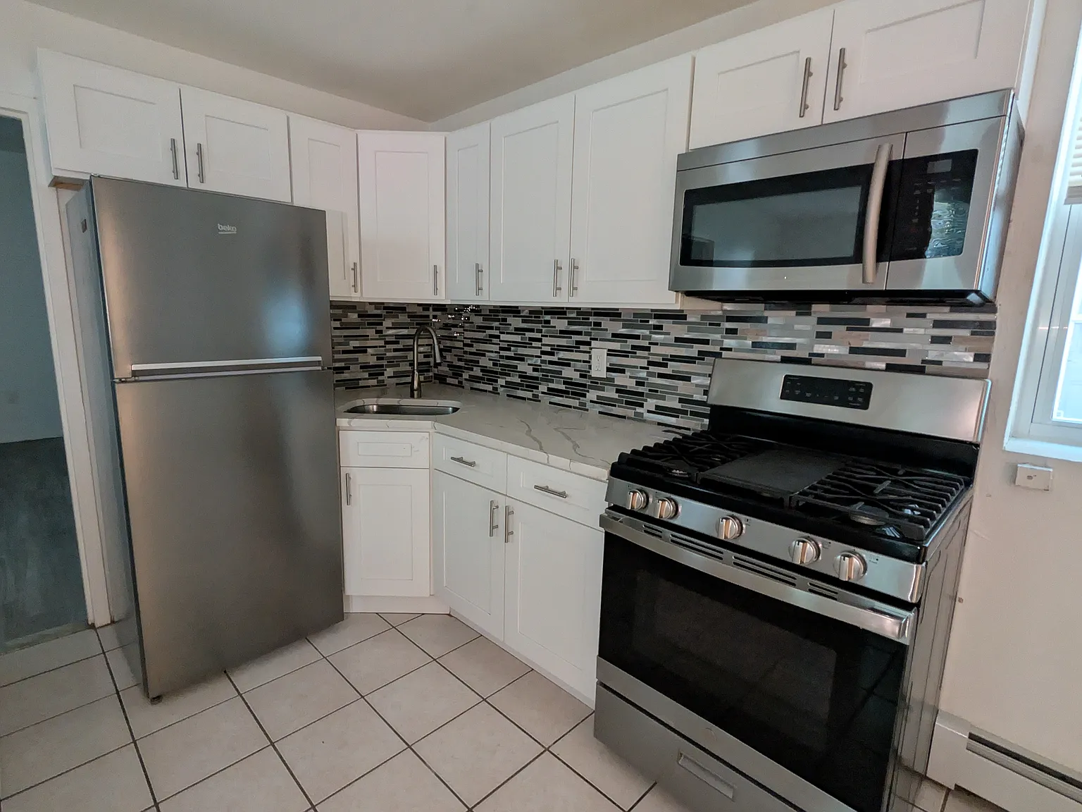 2 bed, $2,600 — Photo 3