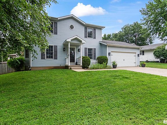 3rd image of 30 Skyview Dr