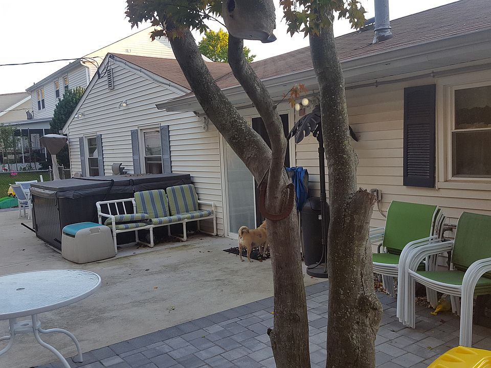 2nd image of 26 Courtland Ln
