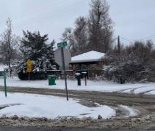 Exterior Neighborhood (street photo)