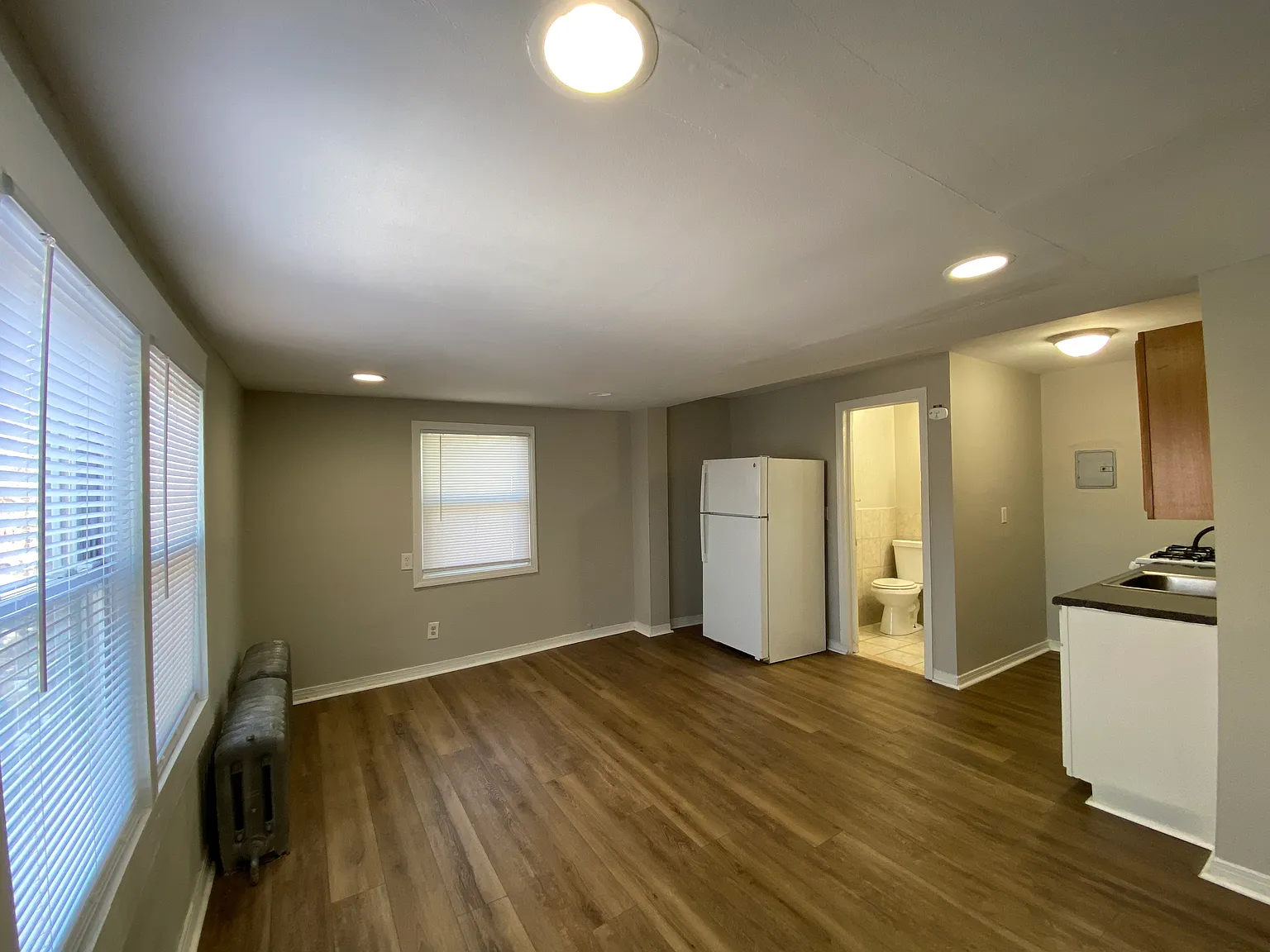 Studio, $1,075 — Photo 3