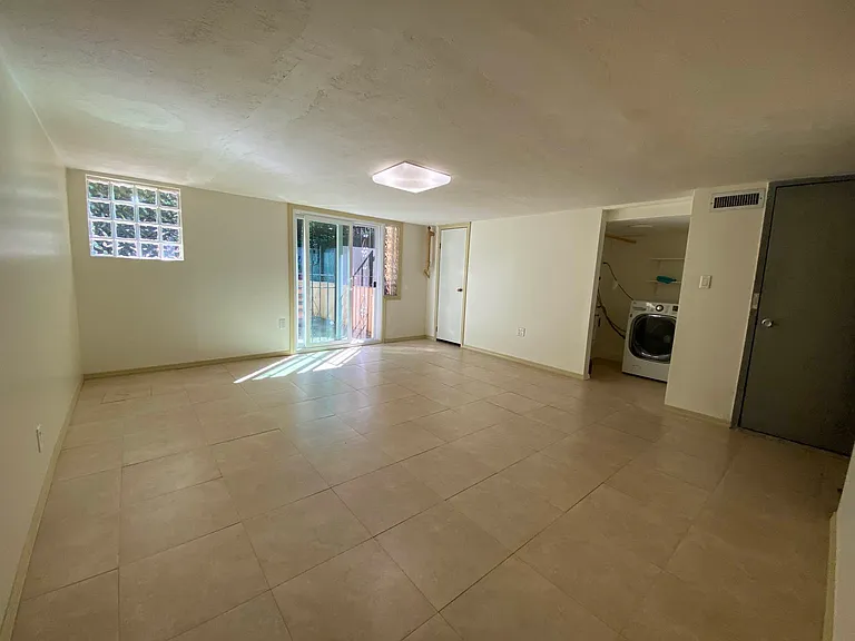6653 Alderton St — Photo 36