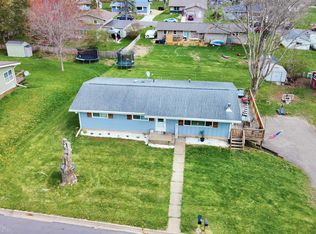 2065 W Preston Dr, Richland Center, WI 53581