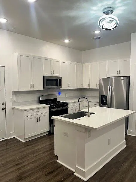 4 bed, 2.5 bath, 1668 sqft, $2,200 — Photo 4