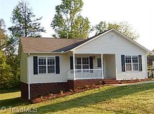 1807 Augusta Dr, Thomasville, NC 27360