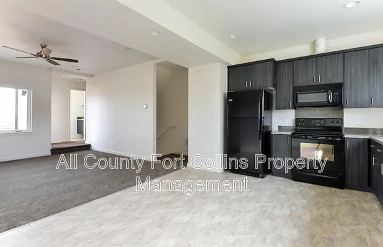 225 Green Leaf St #7 — Photo 4
