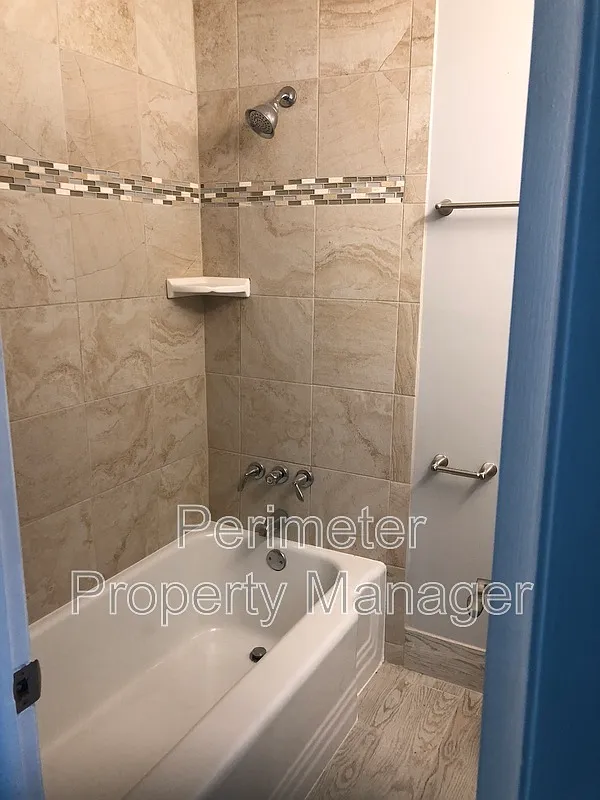 3 bed, 2.0 bath, 1308 sqft, $1,750 — Photo 4
