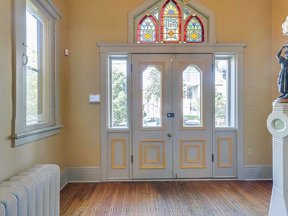 3rd image of 21 Rose Ave
