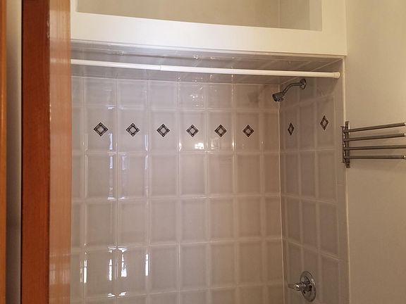 4th image of 2614 W Superior St #2F