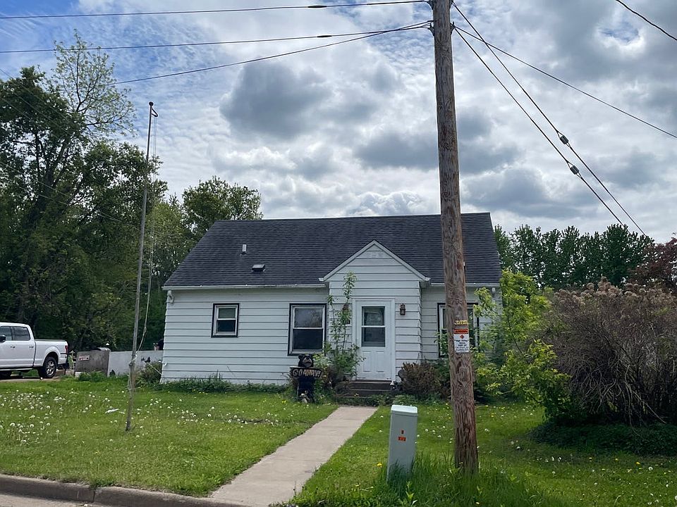 1st image of 111 20d Ave W