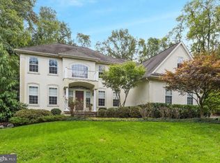 2 Forrest Ct, Mount Laurel, NJ 08054