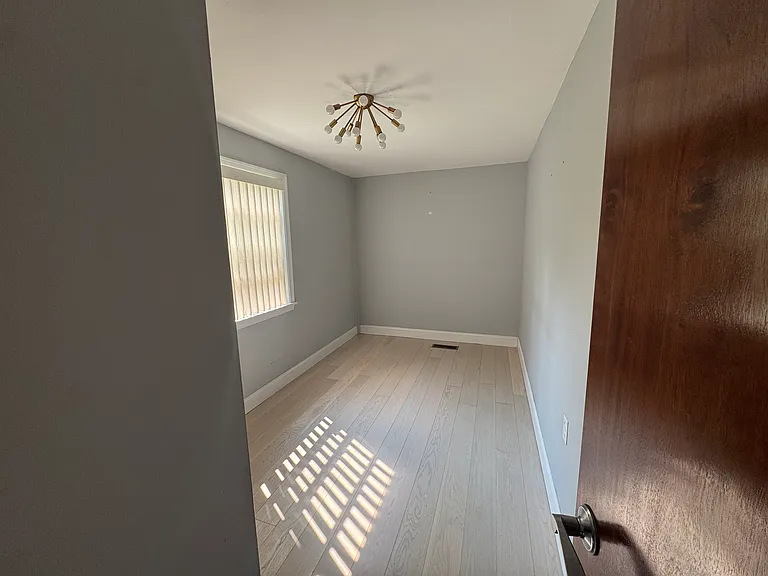 Walnut Ln — Photo 18