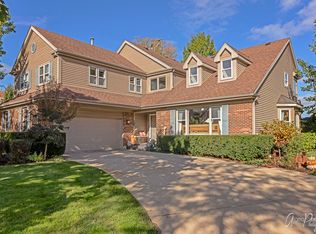 2933 Whispering Oaks Dr, Buffalo Grove, IL 60089