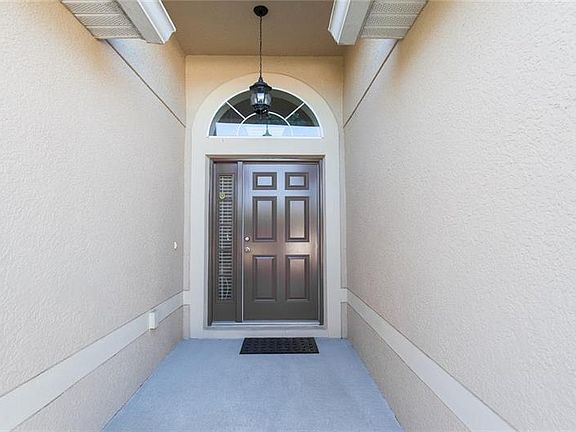 3rd image of 5570 Sycamore Canyon Dr