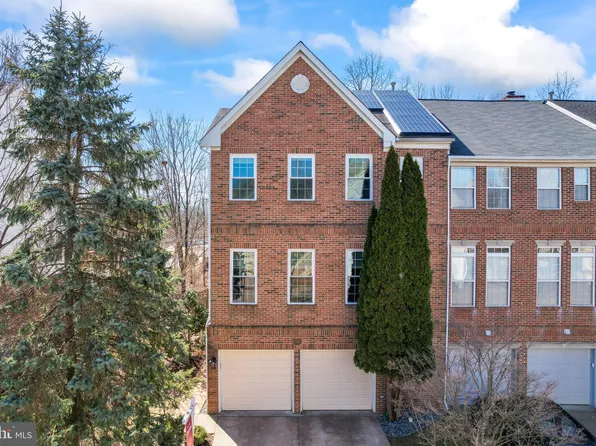 20697 Riptide Sq, Sterling, VA 20165
