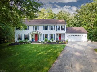 18860 Rivers Edge Dr W, Chagrin Falls, OH 44023