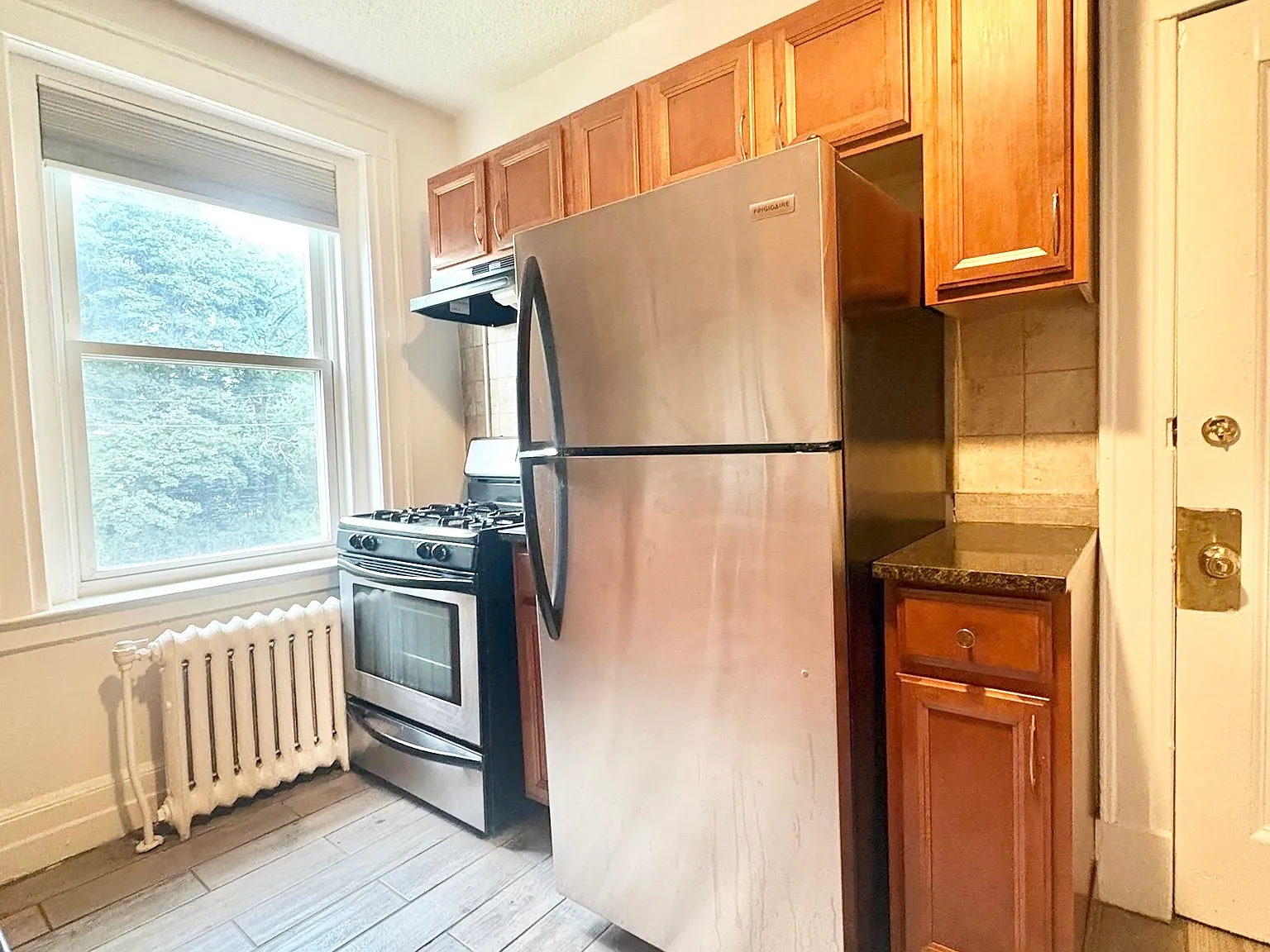 1 bed, 1000 sqft, $1,800 — Photo 1