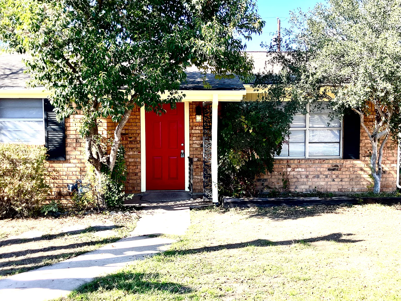 2 bed, 923 sqft, $1,450 — Photo 1