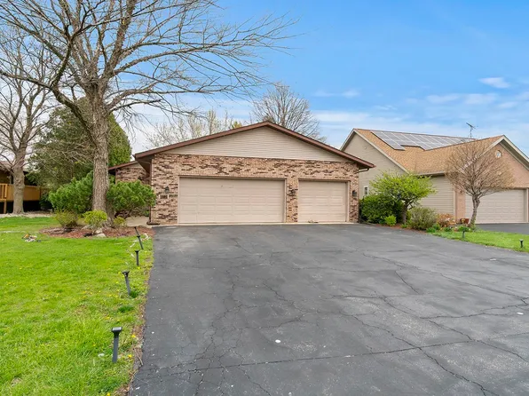 1220 Candlewick Dr NW, Poplar Grove, IL 61065