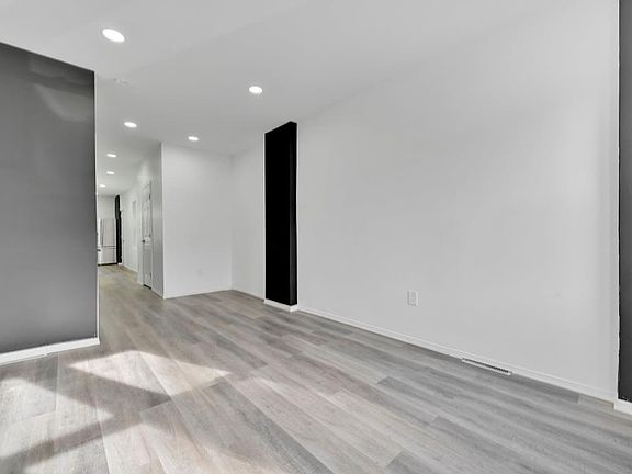 3rd image of 1119 Muhlenberg St #1