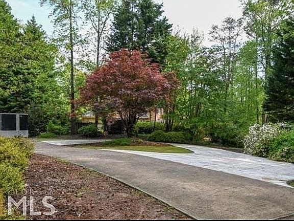 4th image of 2235 Castle Lake Dr
