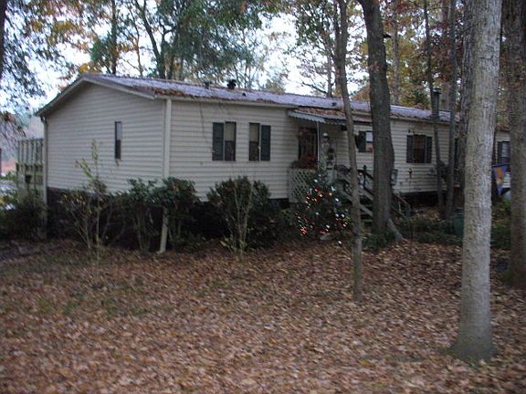 3rd image of 136 Rock Ln