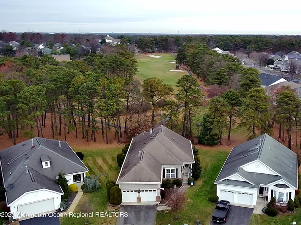 7 Quicksilver Court, Lakewood, NJ 08701