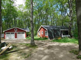 4268 Lightfoot Rd, Harbor Springs, MI 49740