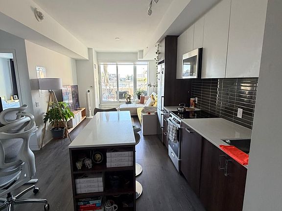 5th image of 1787 Saint Clair Ave W #201