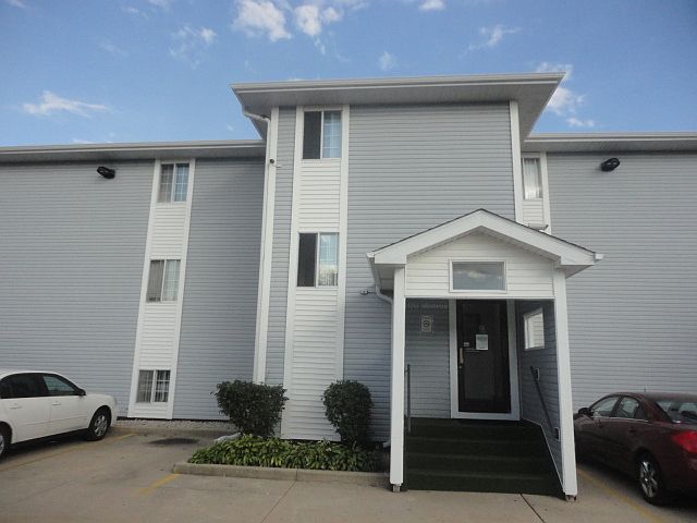 1st image of 3170 W Monroe St APT 202