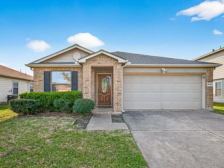 2731 Roaring Oaks Ln — Photo 1
