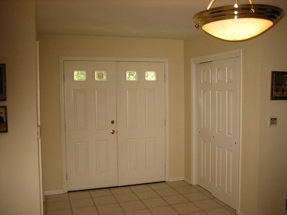 4th image of 19 Blackfoot Dr