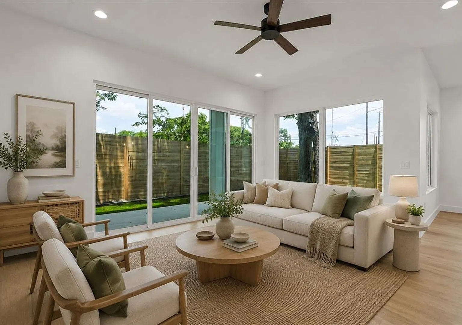 East Austin Style: New Construction, Fenced Yard & Skyline Views — Photo 3