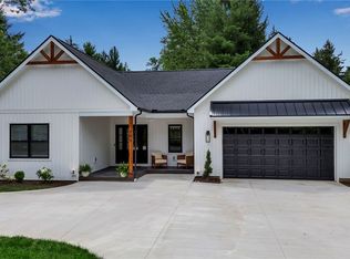 174 Muegel Rd, East Amherst, NY 14051