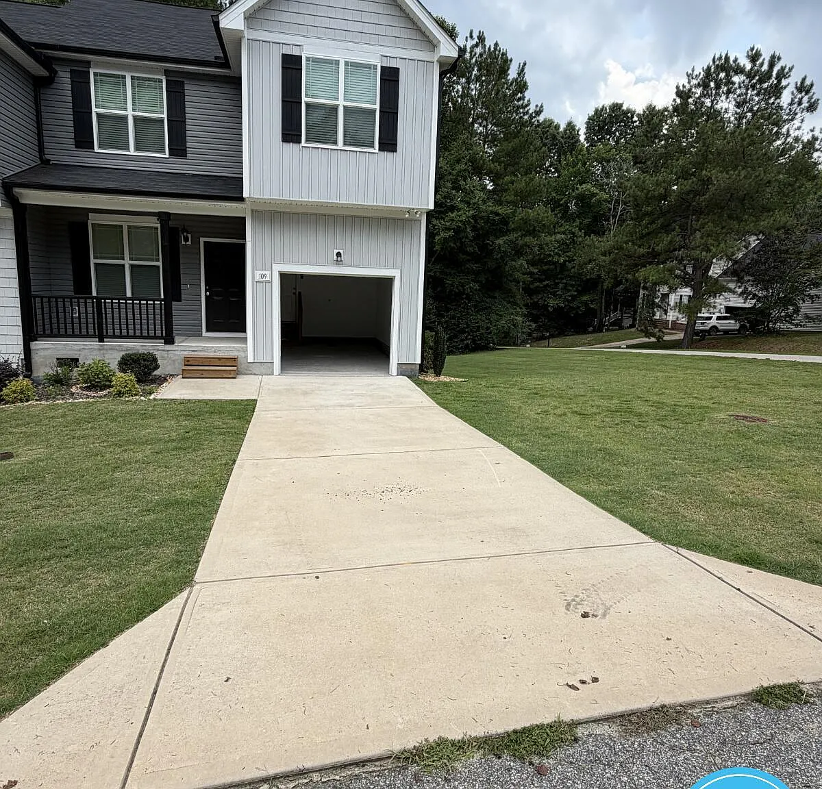 4 bed, 2.5 bath, 1445 sqft, $1,800 — Photo 3