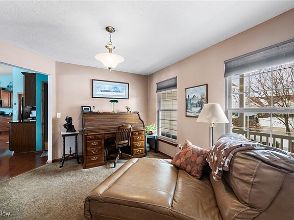 3rd image of 8322 Burlington Dr