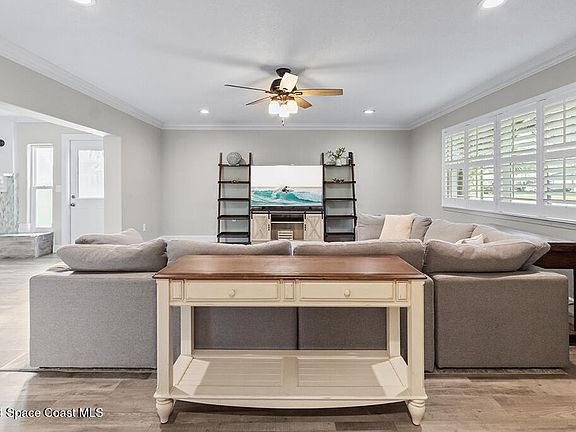 5th image of 1109 Seminole Dr